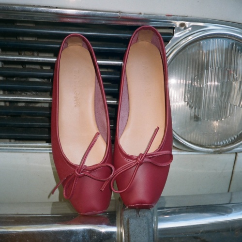 Prima Ballerina, burgundy